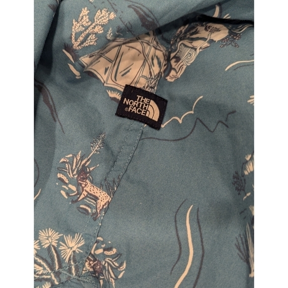 The North Face 100% Cotton Blue Short Sleeve Button Down Size XL - Picture 5 of 8
